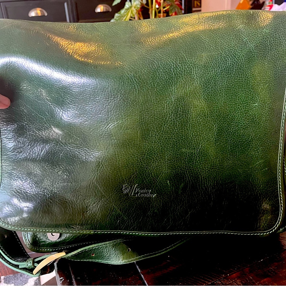 Genuine, Italian Leather Messenger/Laptop Bag